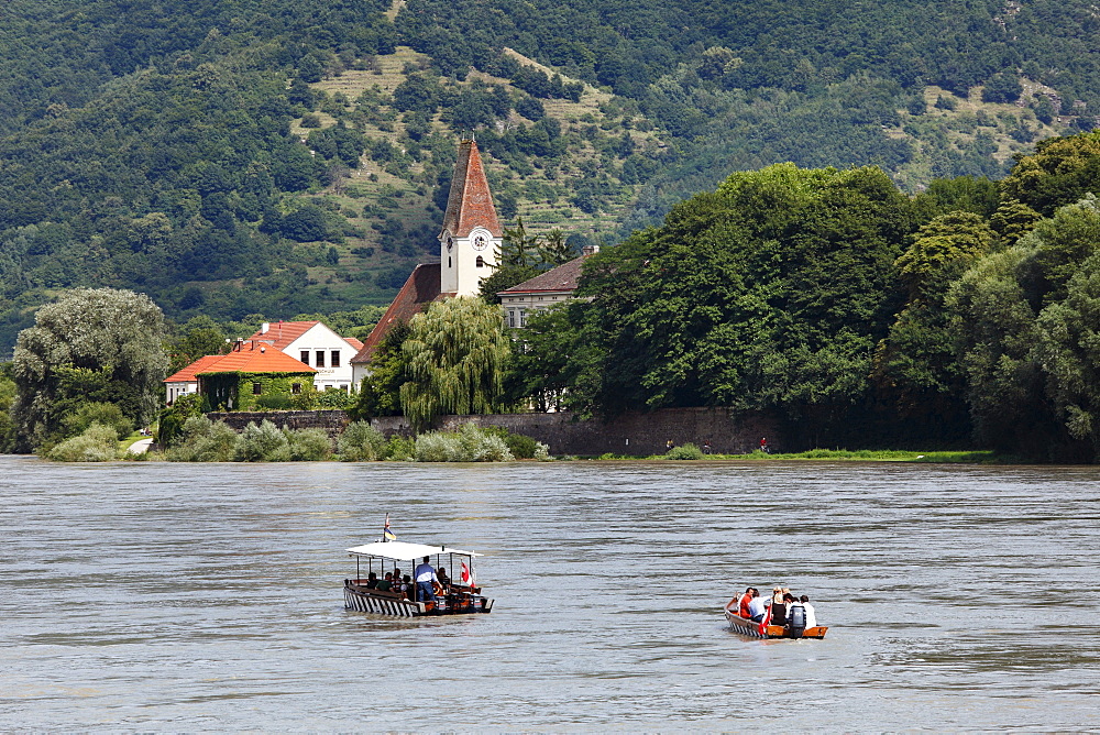 Barges on the Danube, Hofarnsdorf, Wachau, Lower Austria, Austria, Europe