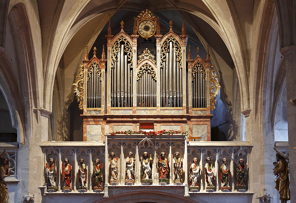 Christ with the twelve apostles and the organ in Parish Church, Spitz, Wachau, Waldviertel, Forest Quarter, Lower Austria, Austria, Europe