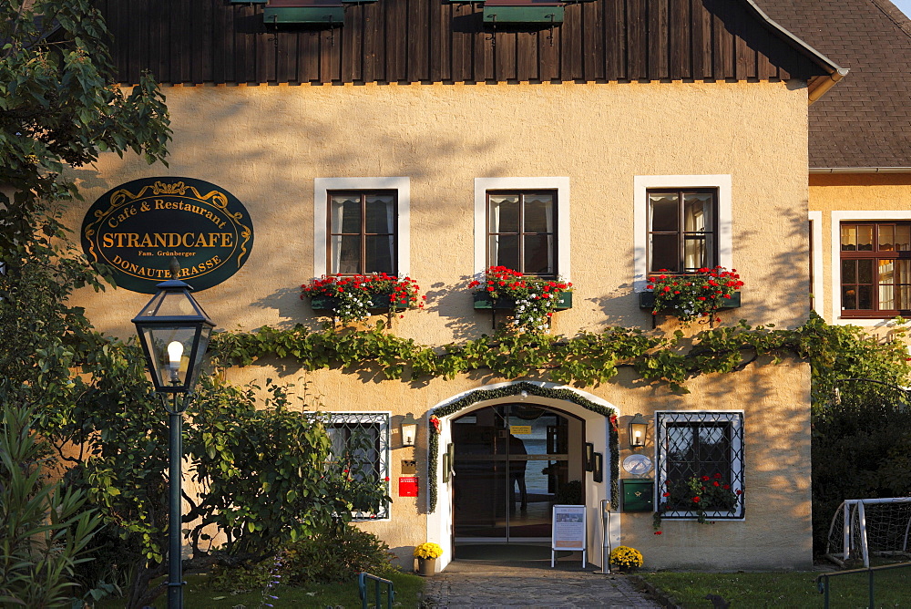 Strandcafe, a cafe in Spitz, Wachau, Waldviertel, Lower Austria, Austria, Europe