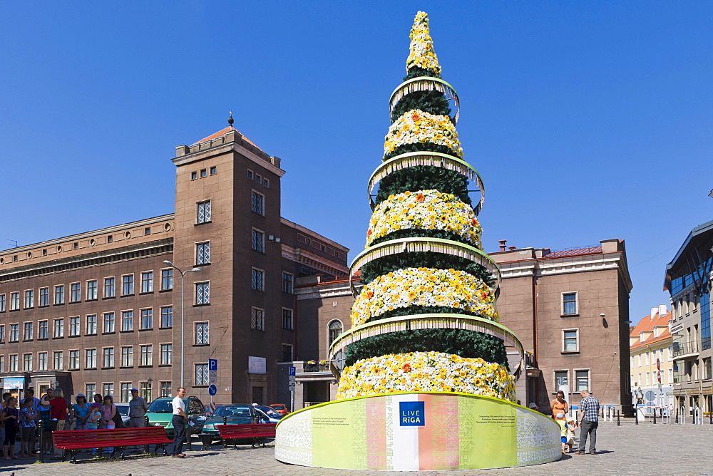 500th jubilee Christmas tree in front of RTU, Riga Technical University, Rigas Tehniska Universitate, Kalku Street, Kalku iela, old town, Vecriga, Riga, Latvia, Northern Europe