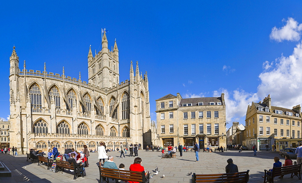 The Abbey Church of Saint Peter and Saint Paul, Bath Abbey, from Abbey Churchyard, Bath, Somerset, England, United Kingdom, Europe