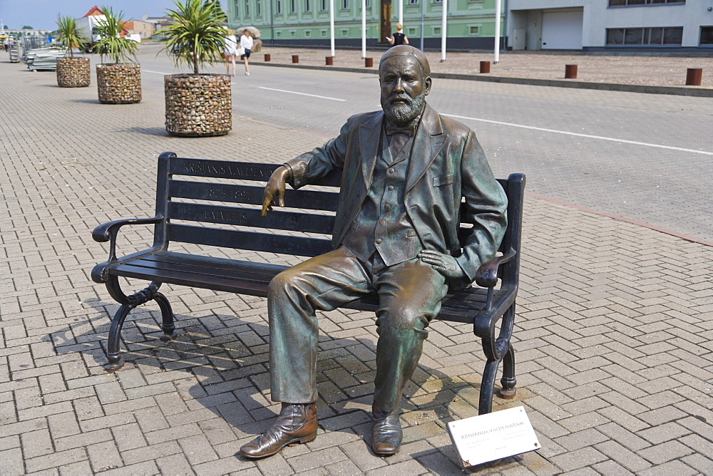 Monument to the Founder of the Latvian Seafaring, Krisjanis Valdemars, sculpture, Spikeru piekraste, Ostas Street Promenade, Coast of Warehouses, also known as Venta Embankment, Ventmala, Ventspils, Kurzeme, Latvia, Northern Europe