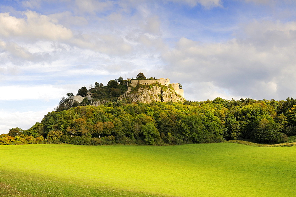 Evening light mood on Hohentwiel, an extinct volcano in the Hegau region, district of Konstanz, Baden-Wuerttemberg, Germany, Europe