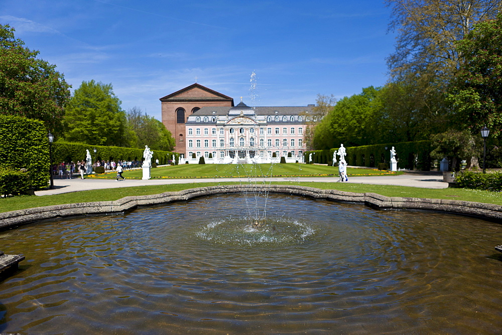 Kurfuerstliches Palais electoral palace, Renaissance and Rococo building, 17th century, residence of the Electors of Trier until 1794, Trier, Rhineland-Palatinate, Germany, Europe