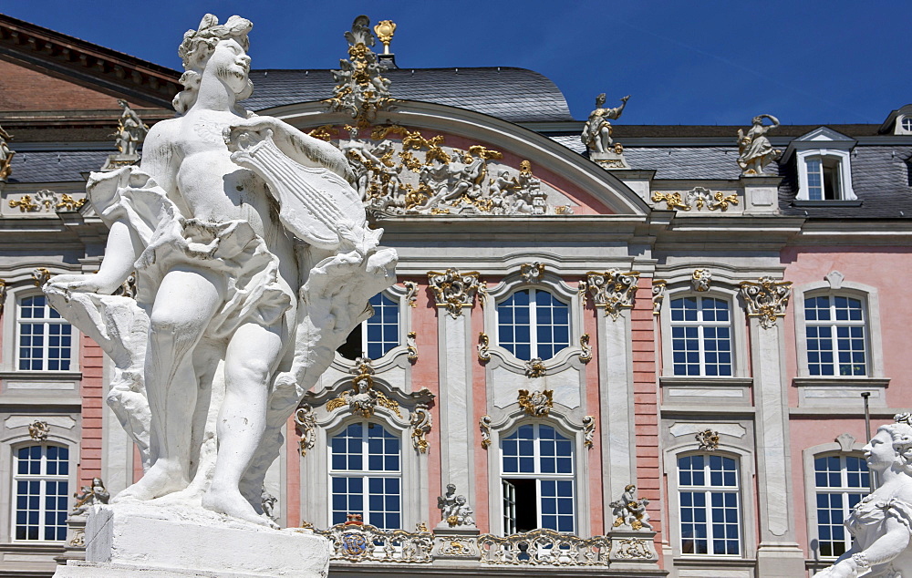 Kurfuerstliches Palais electoral palace, Renaissance and Rococo building, 17th century, residence of the Electors of Trier until 1794, Trier, Rhineland-Palatinate, Germany, Europe