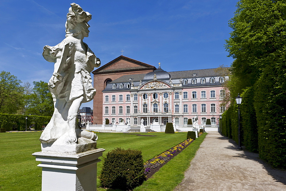 Kurfuerstliches Palais electoral palace, Renaissance and Rococo building, 17th century, residence of the Electors of Trier until 1794, Trier, Rhineland-Palatinate, Germany, Europe