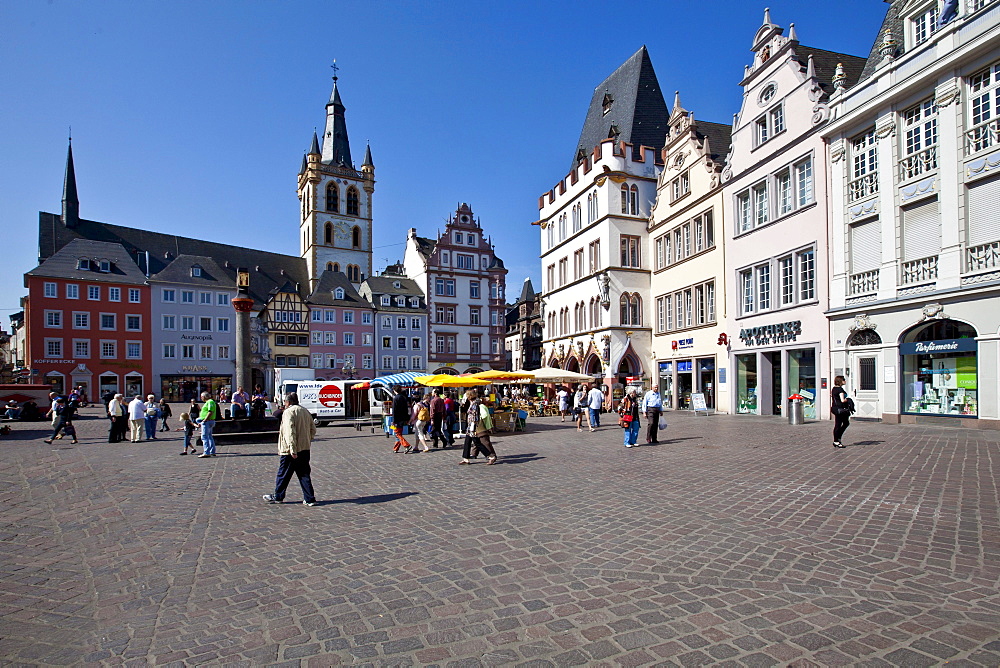 Hauptmarkt square with the Steipe, a former town hall, Ratskeller and the Market Church of St. Gangolf, Trier, Rhineland-Palatinate, Germany, Europe