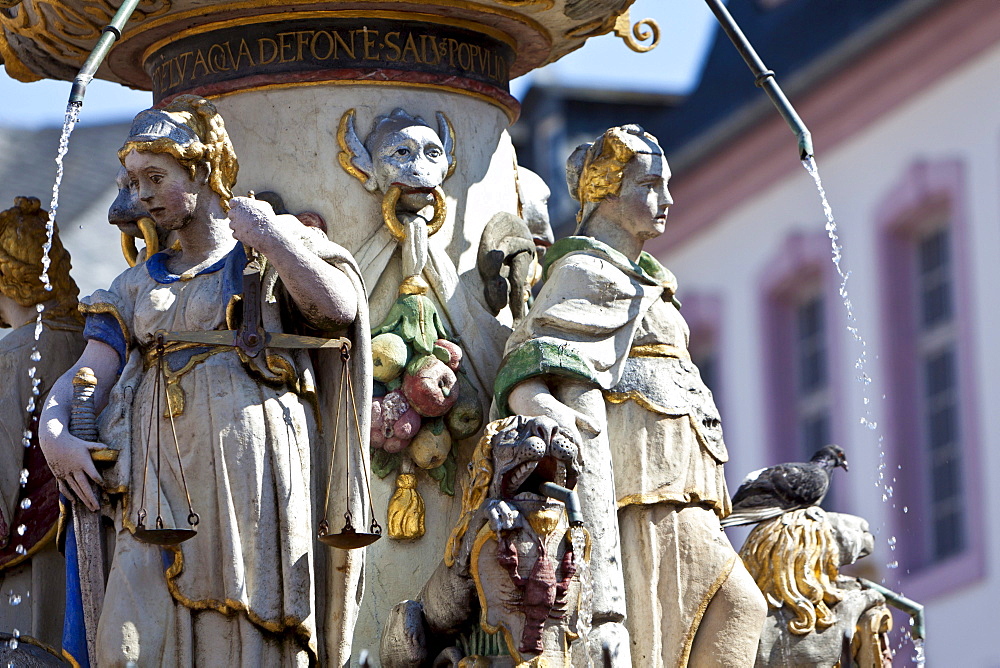 Detail, Petrusbrunnen, St. Peter's Fountain, Hauptmarkt square, Trier, Rhineland-Palatinate, Germany, Europe