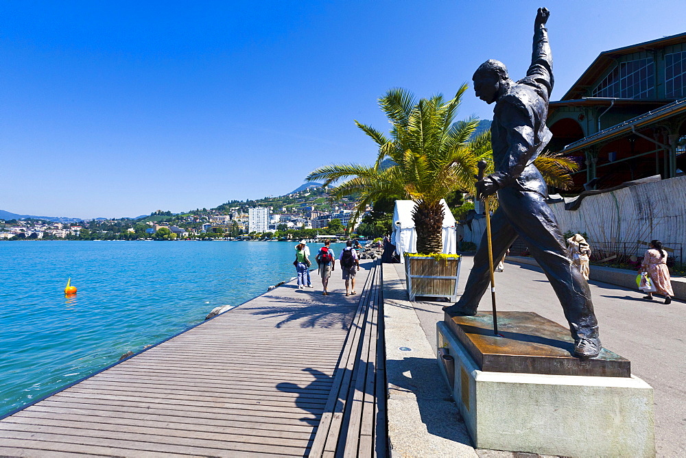 Freddie Mercury statue, Quai de la Rouvenaz, Lake Geneva, Montreux, Canton Vaud, Switzerland, Europe