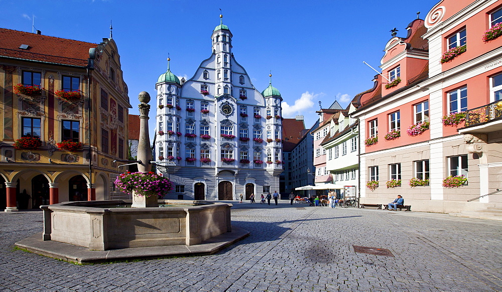 Steuerhaus building with town hall and market fountain in the market square, Grosszunft building on the right, Memmingen, Lower Allgaeu, Allgaeu, Swabia, Bavaria, Germany, Europe