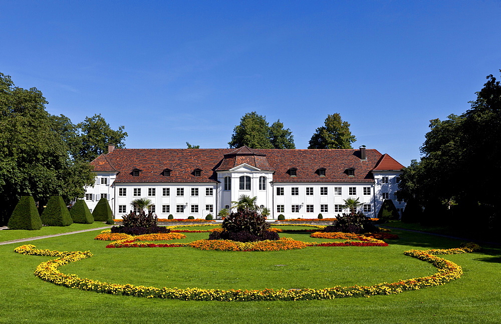 Looking through the park towards the Orangery in Kempten at the northern end of the Hofgarten, Kempten, Lower Allgaeu, Allgaeu, Swabia, Bavaria, Germany, Europe