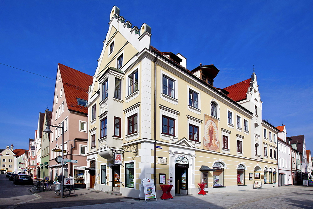 Historic town centre, Mindelheim, Maximilianstrasse, Swabia, Unterallgaeu district, Bavaria, Germany, Europe