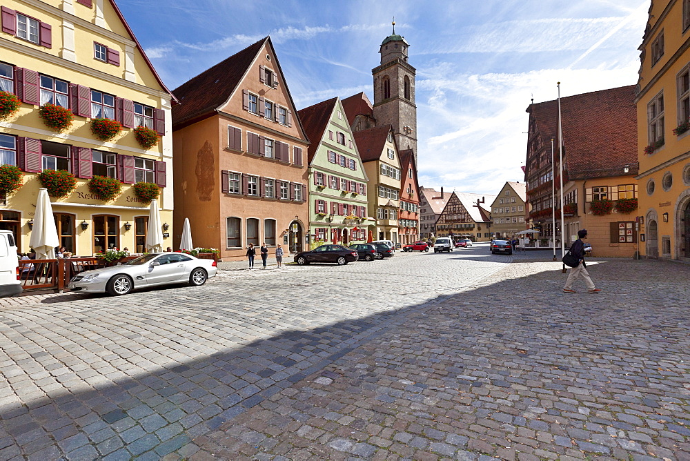 Weinmarkt square and St. George's Minster, Dinkelsbuehl, administrative district of Ansbach, Middle Franconia, Bavaria, Germany, Europe