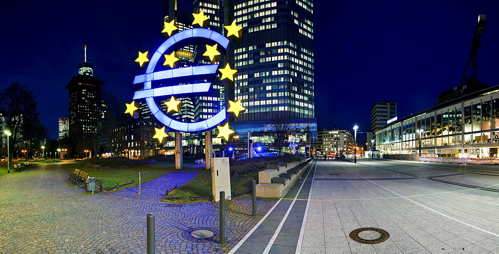 Euro sign in front of the ECB, European Central Bank, Frankfurt am Main, Hesse, Germany, Europe