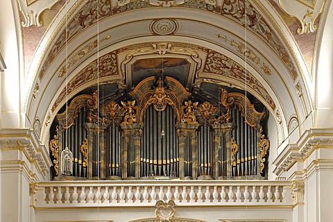 Rococo organ case, 1740, in the baroque Basilica of St. Lorenz, 1652 - 1748, stucco by Giovanni Zuccalli, frescoes by Andrew Asper, Kempten, Bavaria, Germany, Europe