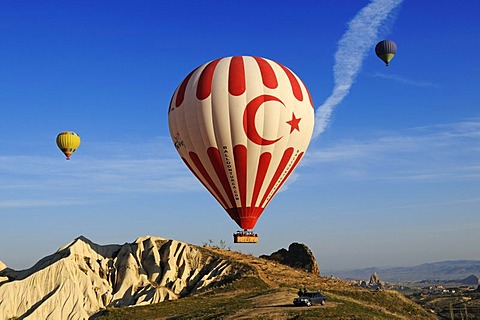 Balloon flight over the valley of Goereme, Cappadocia, Turkey, Western Asia