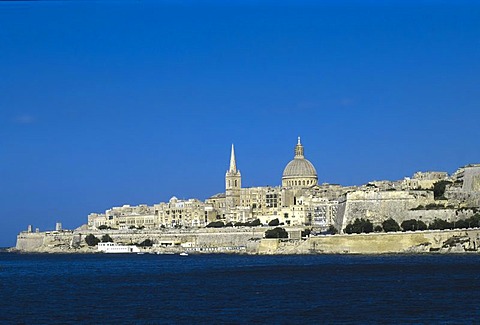 View across Marsamxett Harbour towards St. Paul's Anglican Cathedral and Carmelite Church, Valletta, UNESCO World Heritage Site, Malta, Europe