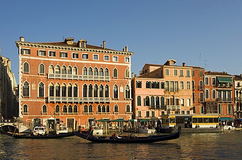 Gothic Palazzo Bembo, 15th century Palace in San Marco district near Rialto Bridge, Grand Canal, Venice, Veneto, Italy, Europe