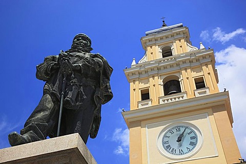 Garibaldi statue in front of the Palazzo del Governatore, Governor's Palace, on Piazza Garibaldi square, Parma, Emilia Romagna, Italy, Europe