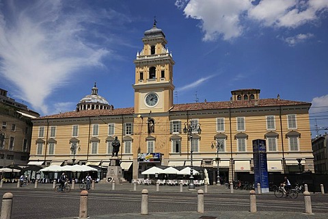 Palazzo del Governatore, Governor's Palace, on Piazza Garibaldi square, Parma, Emilia Romagna, Italy, Europe