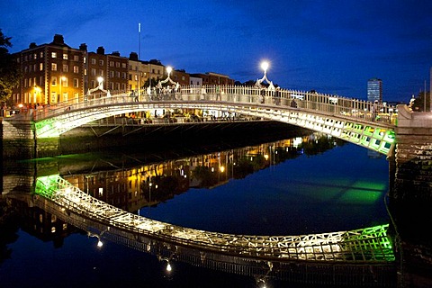 Illuminated Ha'penny Bridge, Dublin, Republic of Ireland, Europe