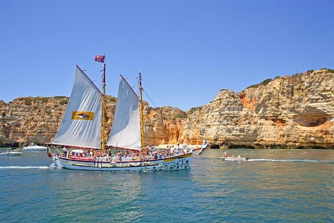 Boat trip to the cliffs, Ponta de Piedade, Lagos, Algarve, Portugal, Europe