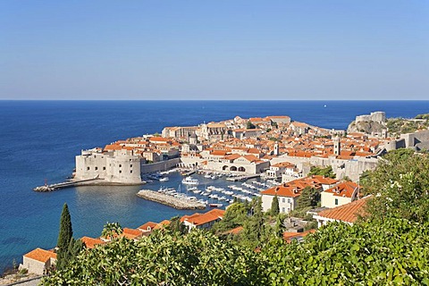 View of the historic town of Dubrovnik from Srd mountain, Southern Dalmatia, Adriatic Coast, Croatia, Europe