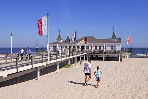 Pier in Ahlbeck, Usedom island, Baltic Sea, Mecklenburg-Western Pomerania, Germany, Europe