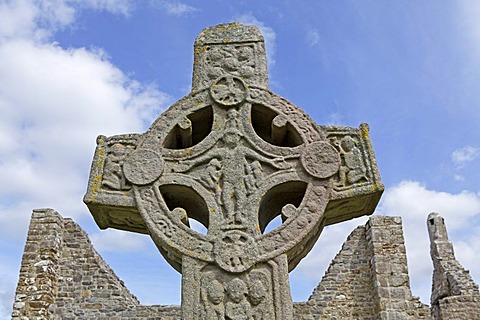 High Cross, Round Cross, Clonmacnoise, County Offaly, Ireland, Europe