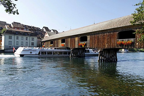 Alte Holzbruecke bridge, connecting Diessenhofen and Gailingen, canton of Thurgau, Thurgovia, Switzerland, Europe