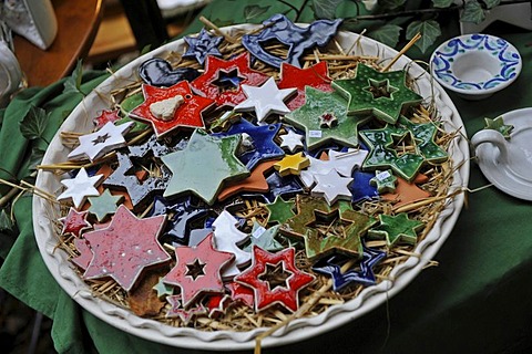 Pottery, stars on a plate, Christmas market, Bad Feilnbach, Bavaria, Germany, Europe