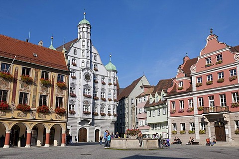 Marketplace with Steuerhaus building on the left, Grosszunft building center and fountain, Memmingen, Allgaeu, Bavaria, Germany, Europe