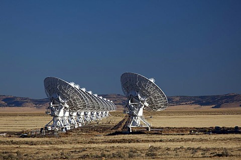 The Very Large Array radio telescope consists of 27 large dish antennas, the facility is part of the National Radio Astronomy Observatory, on the Plains of San Agustin in Datil, western New Mexico, USA