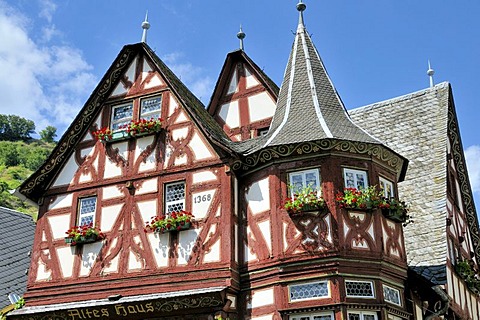 Altes Haus, Old House, from 1368, one of the largest medieval half-timbered houses on the Rhine, UNESCO World Heritage Site, Upper Middle Rhine Valley, Bacharach, Rhineland Palatinate, Germany, Europe