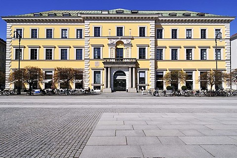 Arco Palais, former aristocratic palace built by Leo von Klenze in 1824, Wittelsbacher Platz square, Munich, Bavaria, Germany, Europe