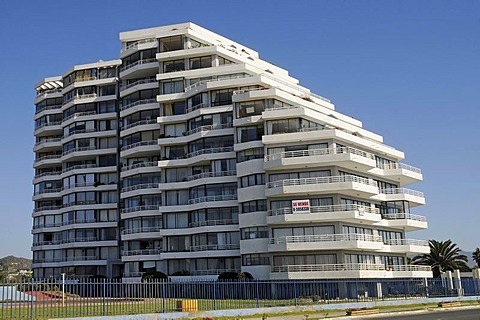 For sale, sale, sign, high-rise building, apartment block, realty, waterfront promenade, La Serena, Norte Chico, northern Chile, Chile, South America