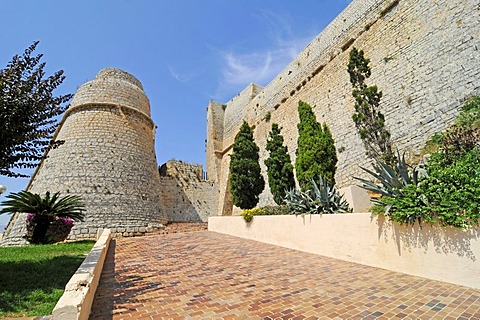 Town gate, Baluard des Portal Nou, Muralla town wall, Dalt Vila, Unesco World Heritage Site, historic town, Eivissa, Ibiza, Pityuses, Balearic Islands, Spain, Europe