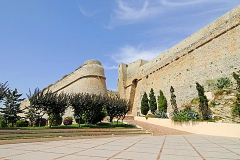 Town gate, Baluard des Portal Nou, Muralla town wall, Dalt Vila, Unesco World Heritage Site, historic town, Eivissa, Ibiza, Pityuses, Balearic Islands, Spain, Europe