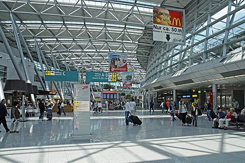 Concourse, check-in area, passengers, airport, Duesseldorf, North Rhine-Westphalia, Germany, Europe