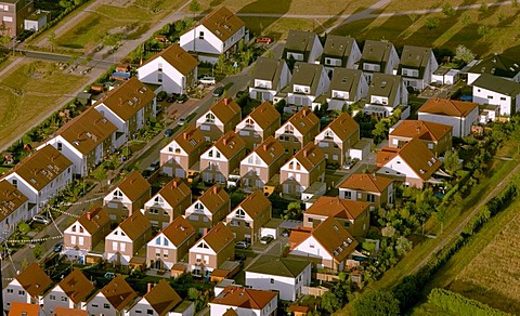 Aerial view, townhouses, housing estate, Berliner Strasse street, Gladbeck, Ruhrgebiet area, North Rhine-Westphalia, Germany, Europe