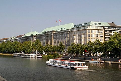 Views over the Inner Alster lake on the Hapag-Lloyd-Haus headquarters, Hamburg, Germany, Europe