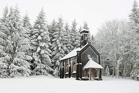 Snow-covered wooden church at the Schauinsland Mountain, Suedschwarzwald, Black Forest, Baden-Wuerttemberg, Germany, Europe