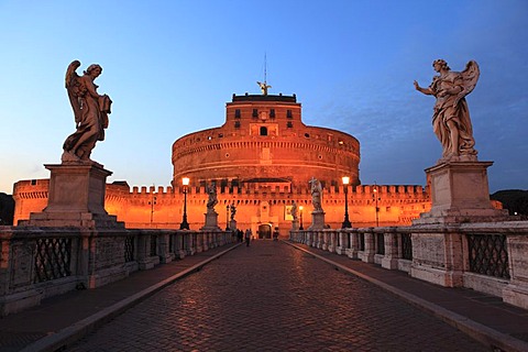 Ponte Sant'Angelo bridge, Rome, Italy, Europe