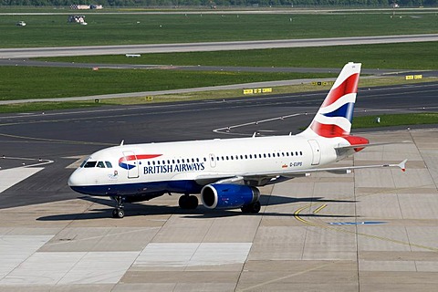 Airport, aircraft, British Airways airline, G-EUPS, Duesseldorf, Rhineland, North Rhine-Westphalia, Germany, Europe