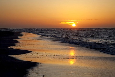 Sunset over the sea, Wadden Sea National Park of Lower Saxony, a UNESCO World Heritage Site, Spiekeroog Island, East Frisia, Lower Saxony, Germany, Europe