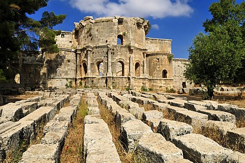 Ruin of byzantine Saint Simeon Monastery, Qala'at Samaan, Qalaat Seman archeological site, Dead Cities, Syria, Middle East, West Asia