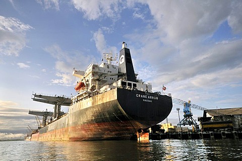 Cargo ship in the seaport of Buenaventura on Colombia's Pacific coast, Buenaventura, Valle del Cauca, Colombia, South America