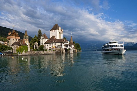 Oberhofen Castle on Lake Thun, canton of Bern, Switzerland, Europe