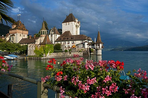 Oberhofen Castle on Lake Thun, canton of Bern, Switzerland, Europe