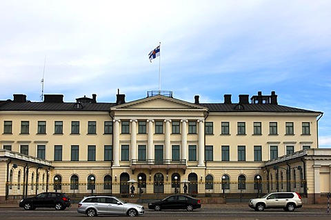 Presidential Palace with the national flag, Helsinki, Finland, Europe